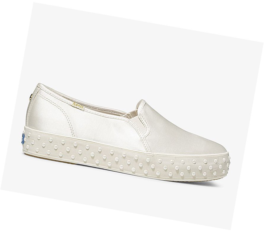 Zapatos Slip On Keds x kate spade new york Triple Decker Satin w/ Pearl Foxing Wedding Mujer Creme | RPA-538971